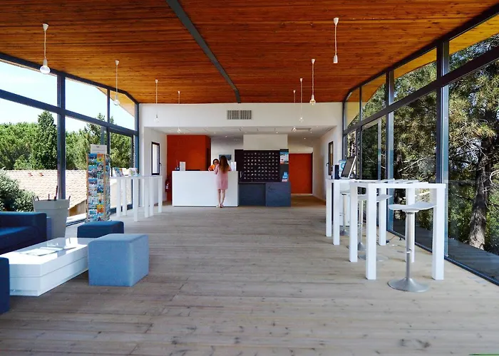 Alba Rossa - Sfo100 By Interhome סרה-די-פרו